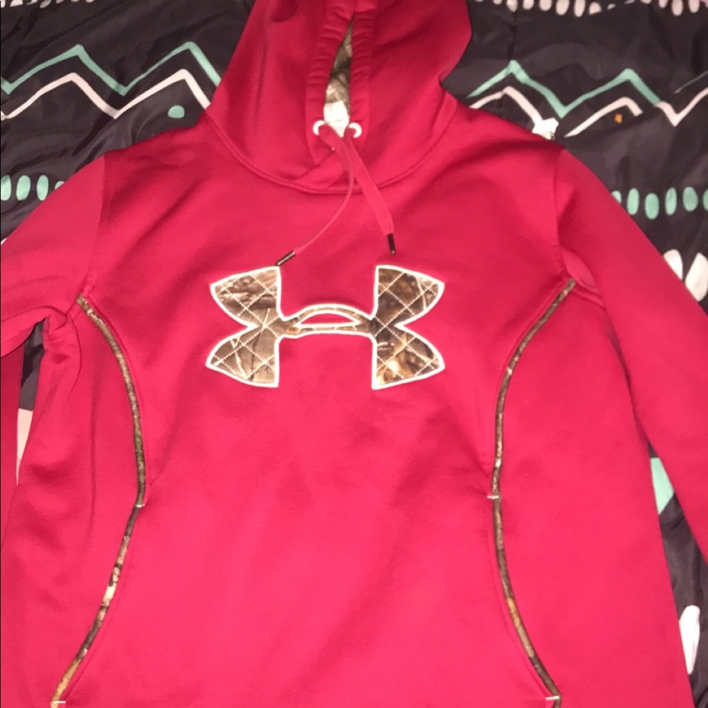 Clothes - Picture 2 of 5